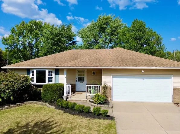 4110 Pine Forest Dr, Parma, OH 44134