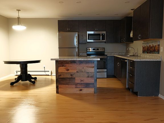 5th image of 606 Lynn Ave Unit 15