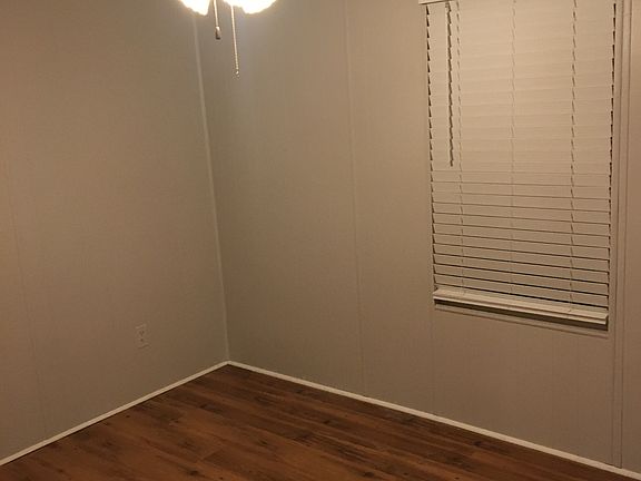 5th image of 901 Avery Cir