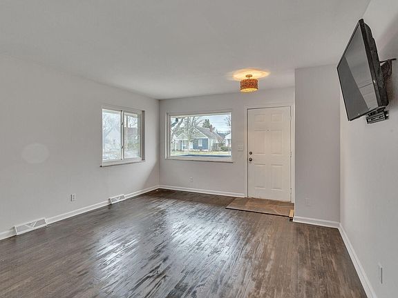 4th image of 429 E Jeffrey Pl