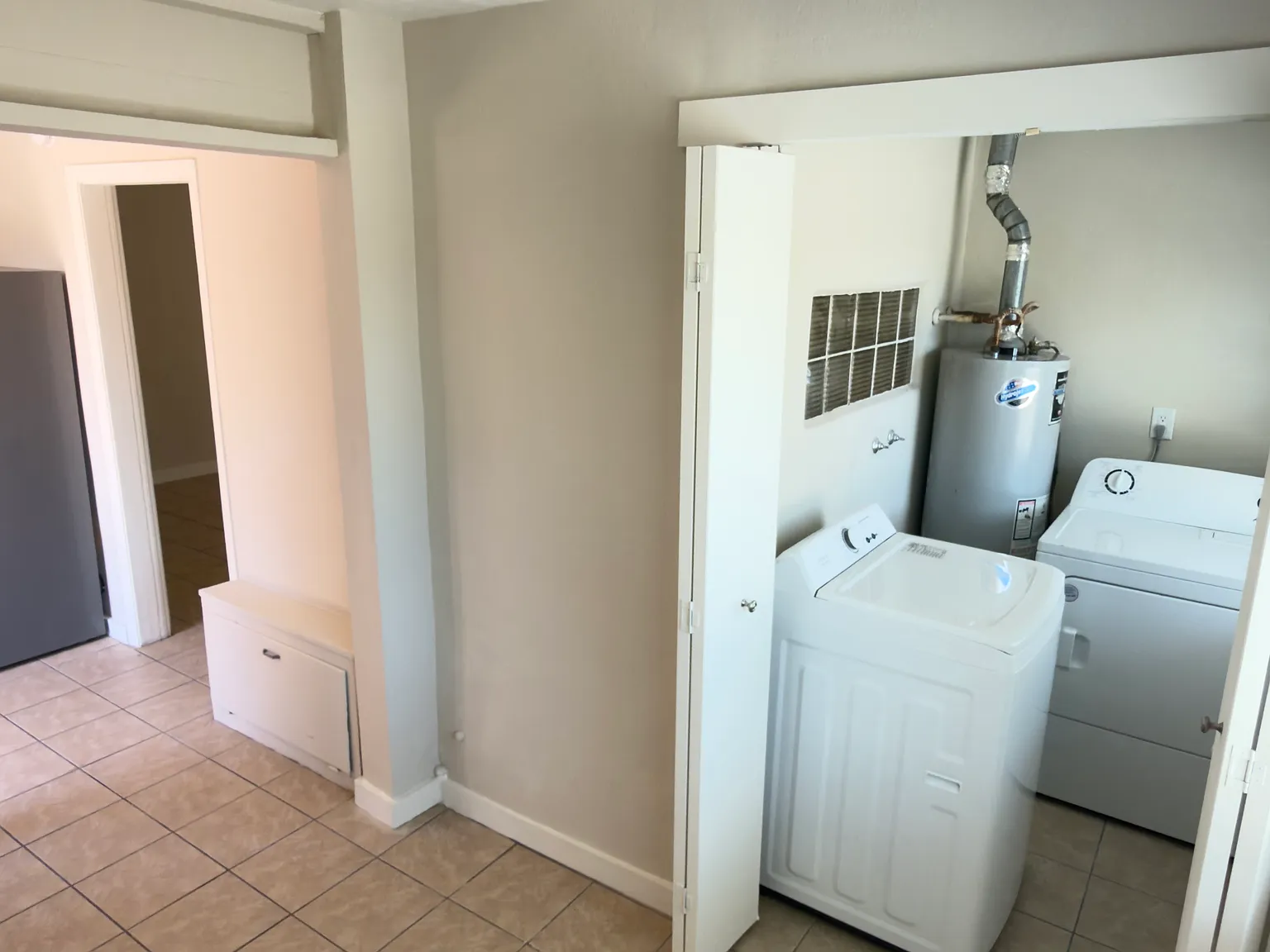 1 bed, 800 sqft, $1,050 — Photo 3