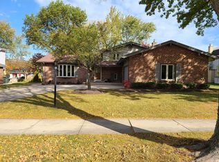 906 W Noyes St, Arlington Heights, IL 60005