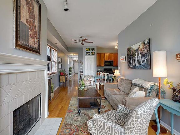 3rd image of 1421 N California Ave APT 3