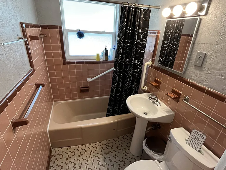 236 N Keech Streetapt Brk #4 — Photo 10