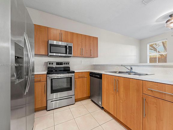 2nd image of 2512 SE 15th Ct