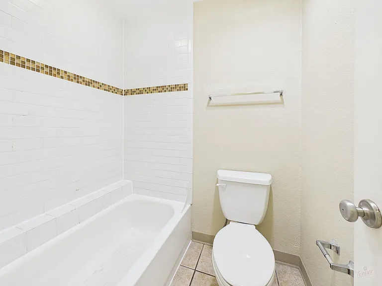 7685 Northcross Dr #208 — Photo 10