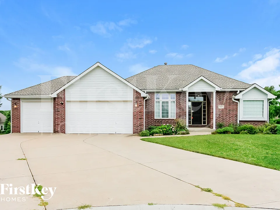 15541 Pine Rdg