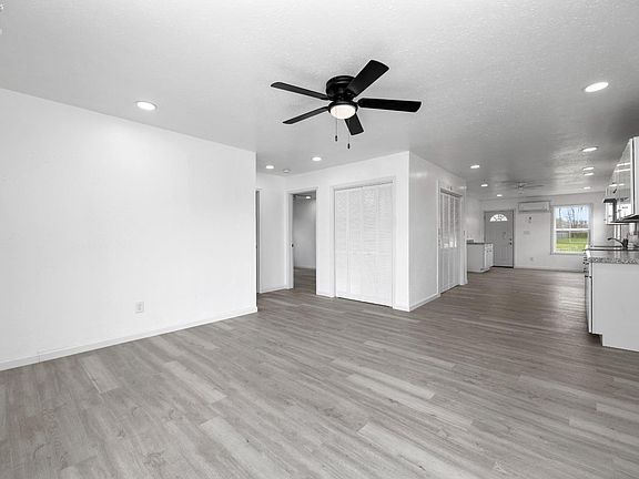 4th image of 2033 Heritage Dr