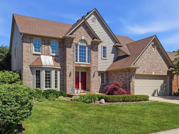20547 Windham Dr, Macomb, MI 48044