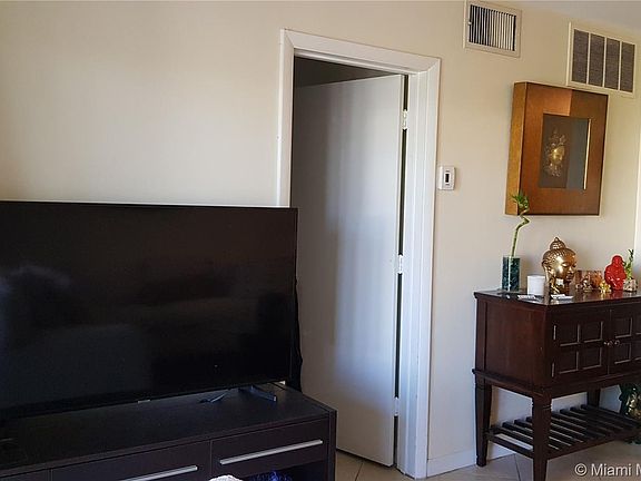 4th image of 2990 NE 16th Ave APT C305