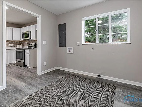 2nd image of 3203 Woodley Rd