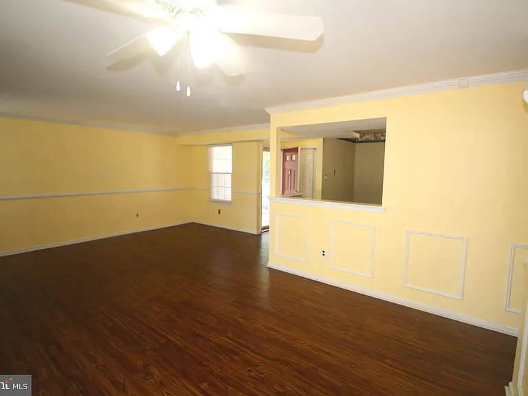 681A Rose Hollow Dr — Photo 9