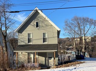 202 W Houghton Ave, Houghton, MI 49931