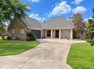 6397 Pelican Crossing Dr, Gonzales, LA 70737