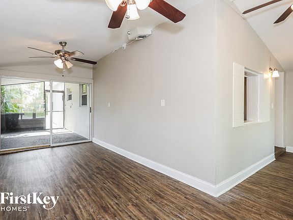 4th image of 1400 NE 180th St
