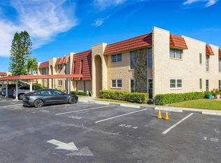 122 Buttonwood Cir #122, Seminole, FL 33777