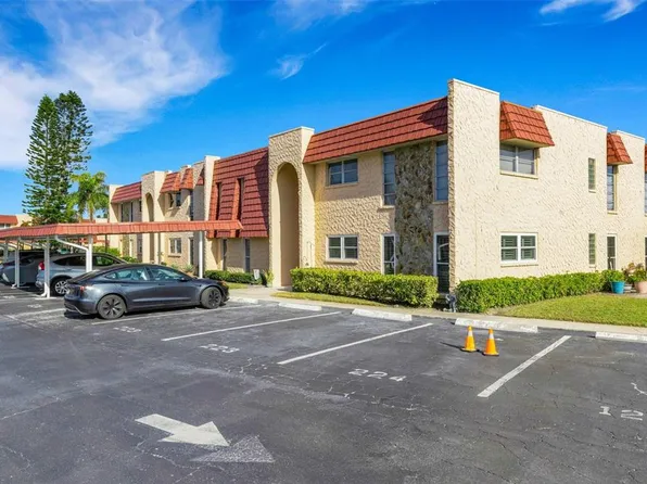 122 Buttonwood Cir #122, Seminole, FL 33777