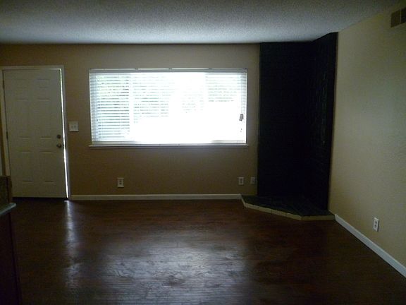 3rd image of 5555 Keoncrest Cir APT 4