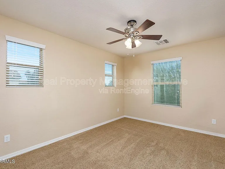 1544 E Hummingbird Way — Photo 15