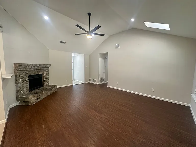 7814 Bob White Dr — Photo 6