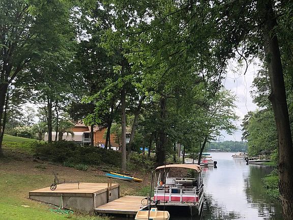 2nd image of 1008 Jones Rd