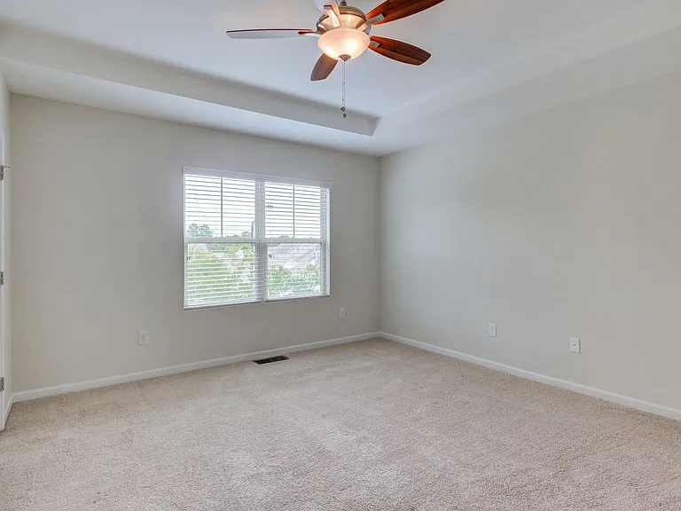 1637 Crafton Way — Photo 19