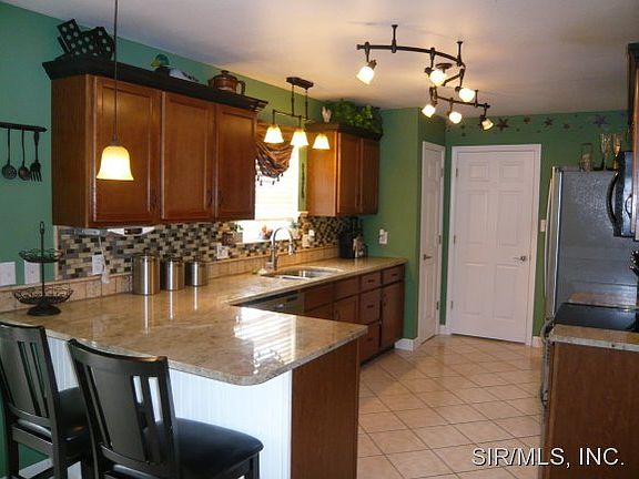 3rd image of 6212 Country Side Ln