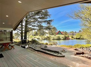 137 N Razor Clam Dr SW, Ocean Shores, WA 98569