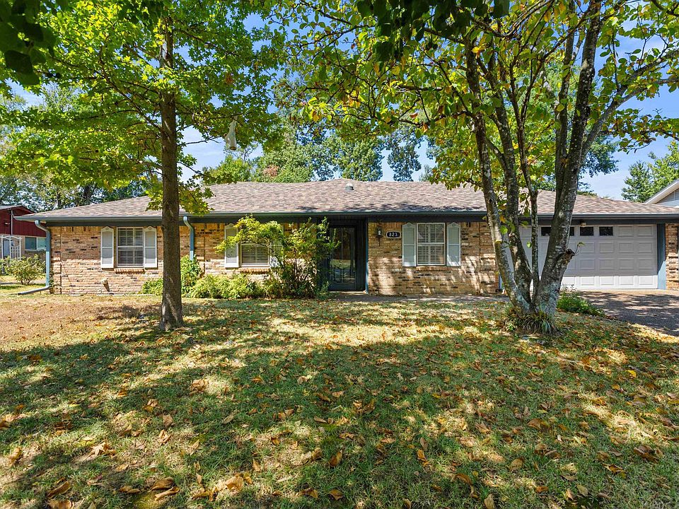 1st image of 823 Bama Ln