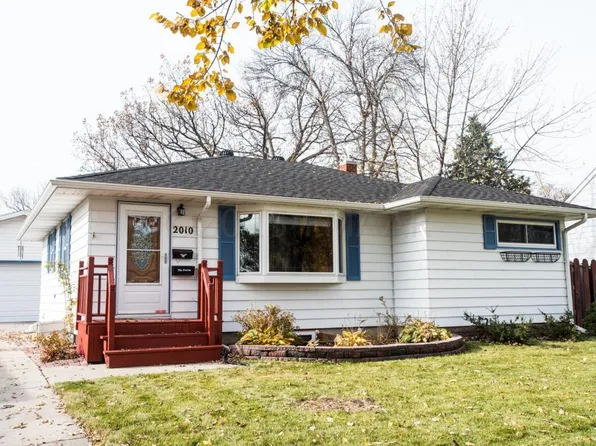 2010 8th St N, Fargo, ND 58102