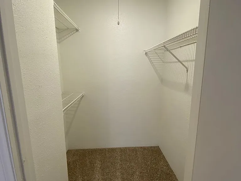 Emerald Cove Apartments — Photo 109