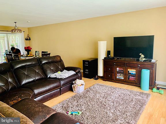 4th image of 146 Manor Dr