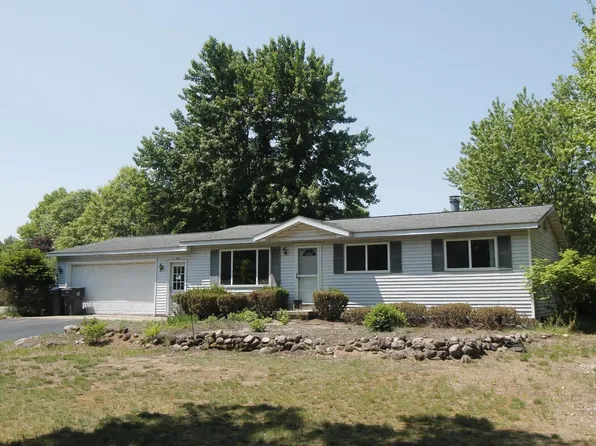 153 Carriage Rd, Montello, WI 53949