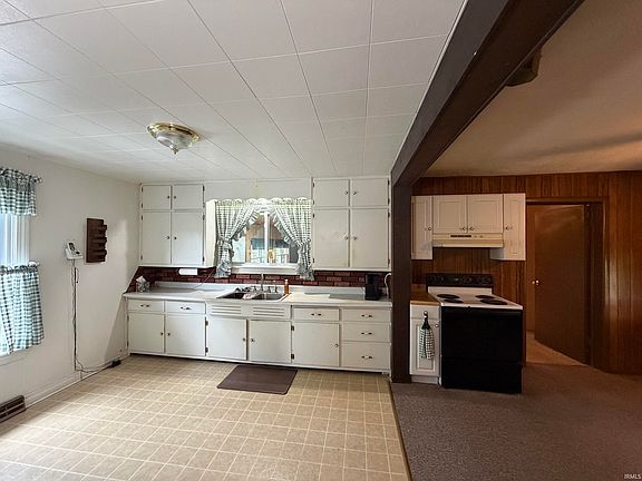 3rd image of 1326 Leopold St
