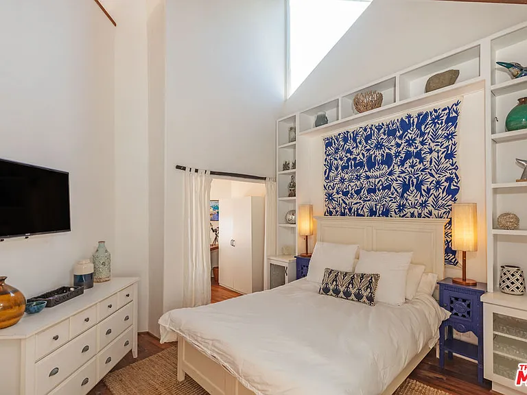 24408 Malibu Rd — Photo 30