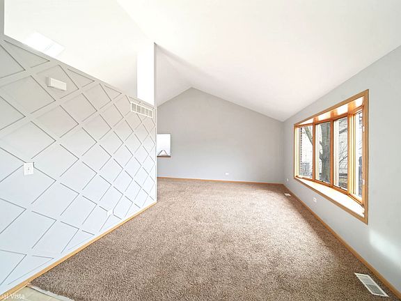 2nd image of 5261 Deana Ln