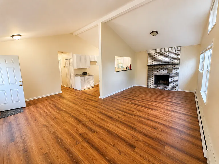 48 W Bartlett Rd — Photo 15