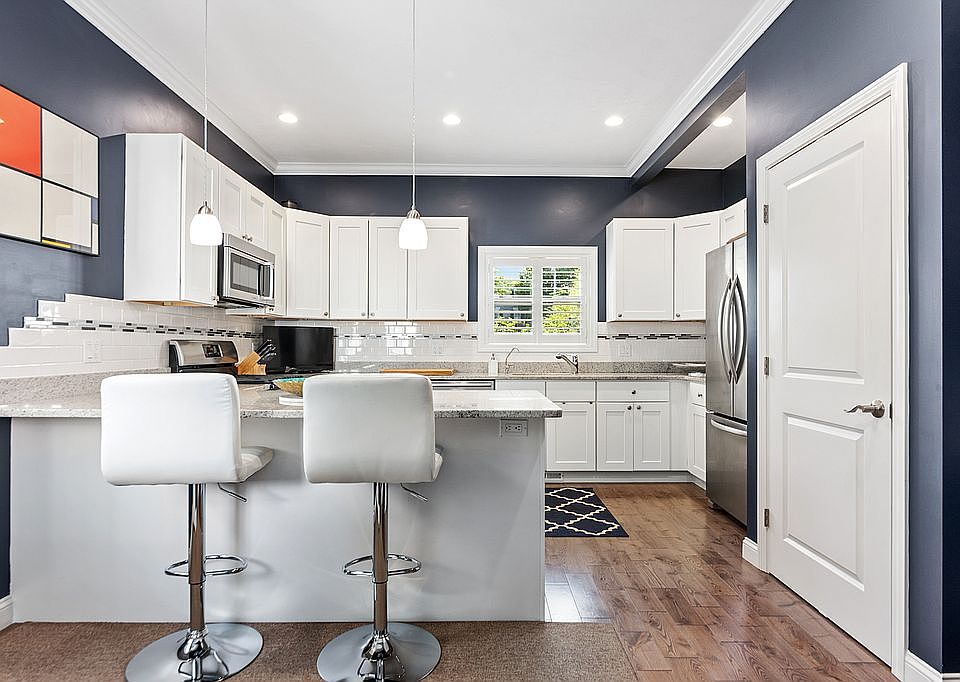 1st image of 28 Titcomb St #1