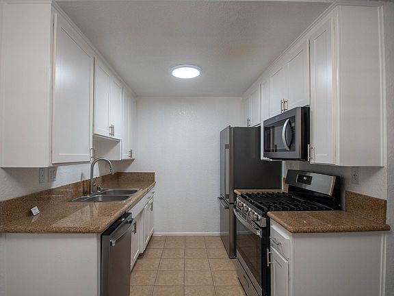 4th image of 11045 La Maida St APT 102