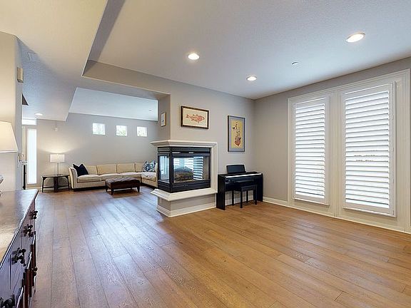 4th image of 5831 Seawalk Dr Unit 128