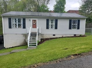 140 Cover St, Tazewell, VA 24651