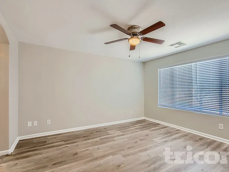 13409 N 127th Dr — Photo 19