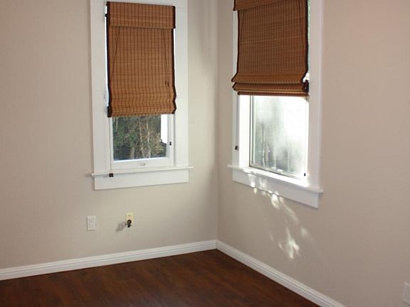 3rd image of 1030 23rd St APT 2
