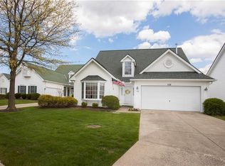 108 Greenward Way N #18, North Olmsted, OH 44070