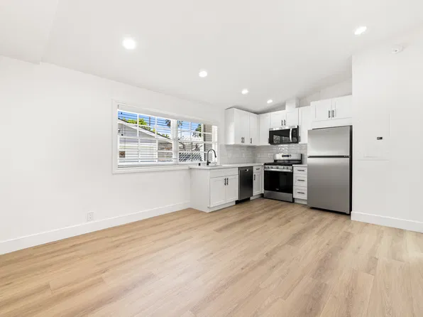 5227 Beckford Ave, Tarzana, CA 91356