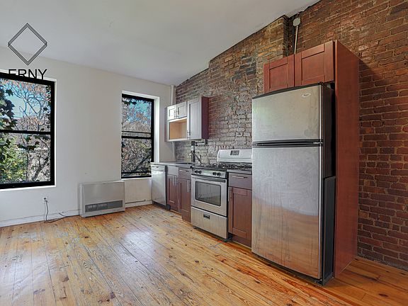 2nd image of 423 Wythe Ave #4F