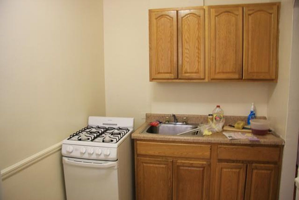 2nd image of 48 Saint Pauls Pl APT 1F