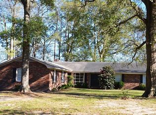 526 Bennett Xing, Jesup, GA 31545