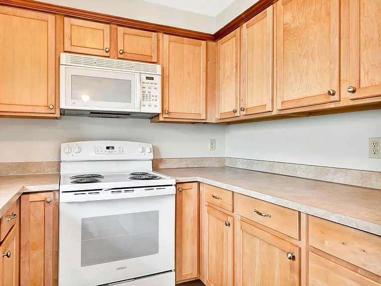 Savage / Ellis Duplex — Photo 21
