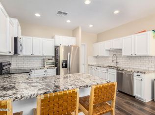 966 S Wallrade Ln, Gilbert, AZ 85296